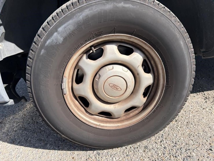 2013-ford-f150-xl-image-31