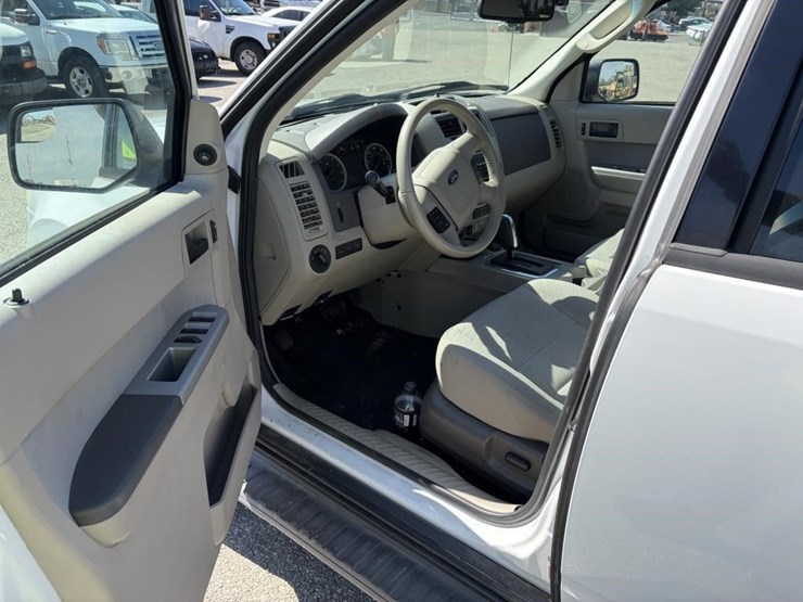 2012-ford-escape-hybrid-image-13