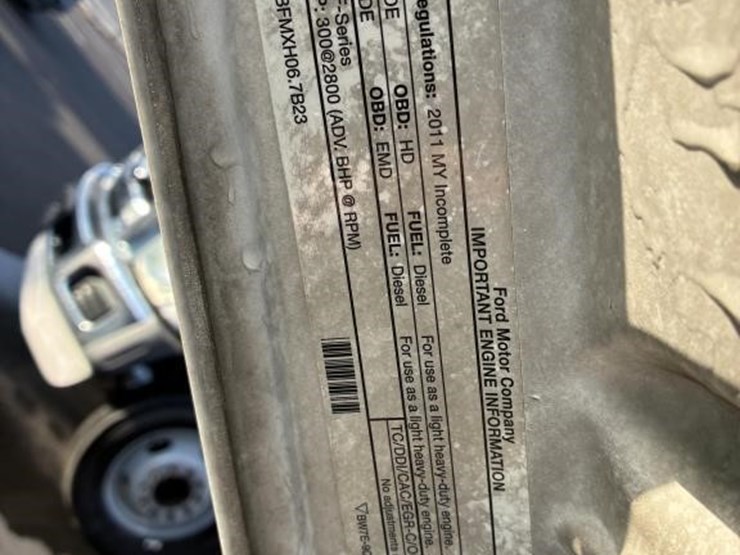 2011-ford-f550-image-8