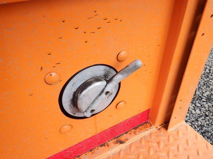 2004-ford-f650-image-19