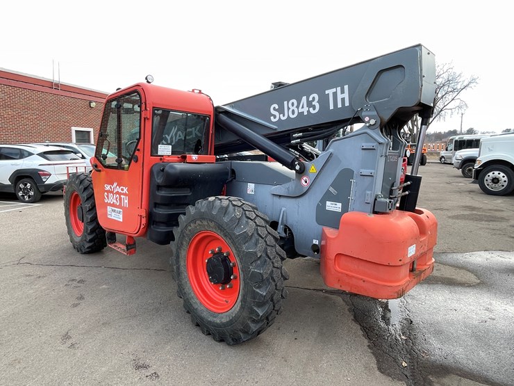 #129-•-2018-skyjack-sj843-telehandler-image-7