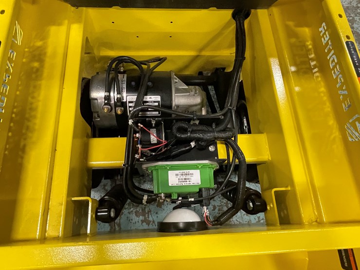 #188-•-columbia-expediter-electric-utility-vehicle-(new-old-stock-2022)-image-23