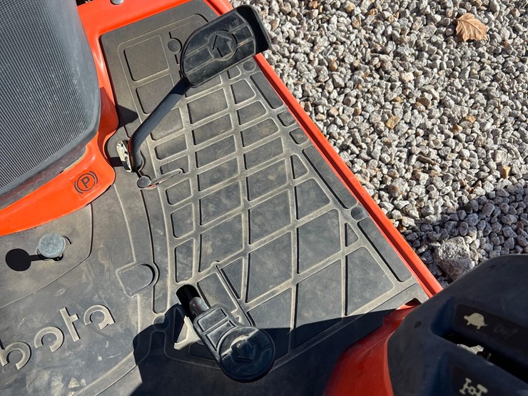 2017-white-251-image-28