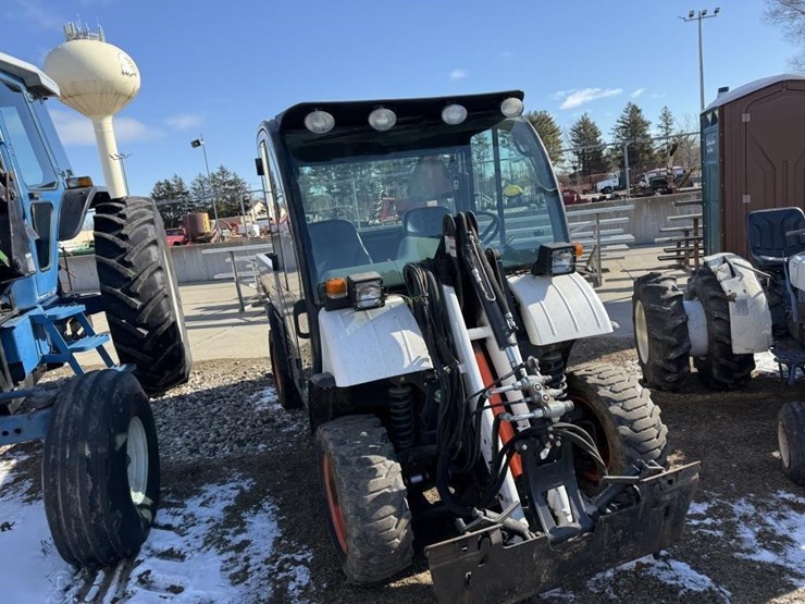 2014-bobcat-toolcat-5600-image-3