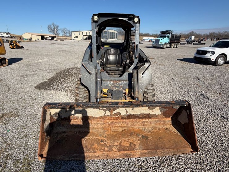 2016-deere-316gr-image-10