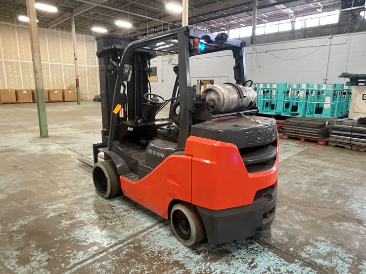 #175-•-2015-toyota-propane-forklift-image-7