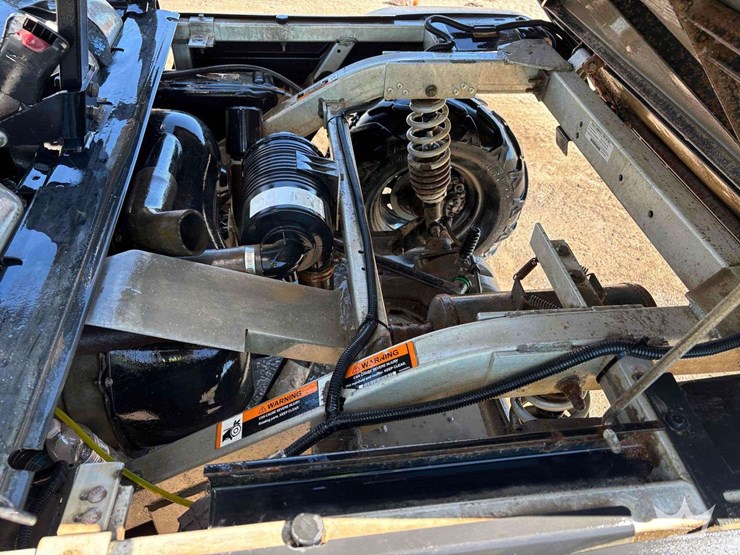 carryall-1700-4x4-image-7