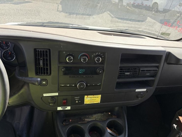 2008-utility-van-image-13