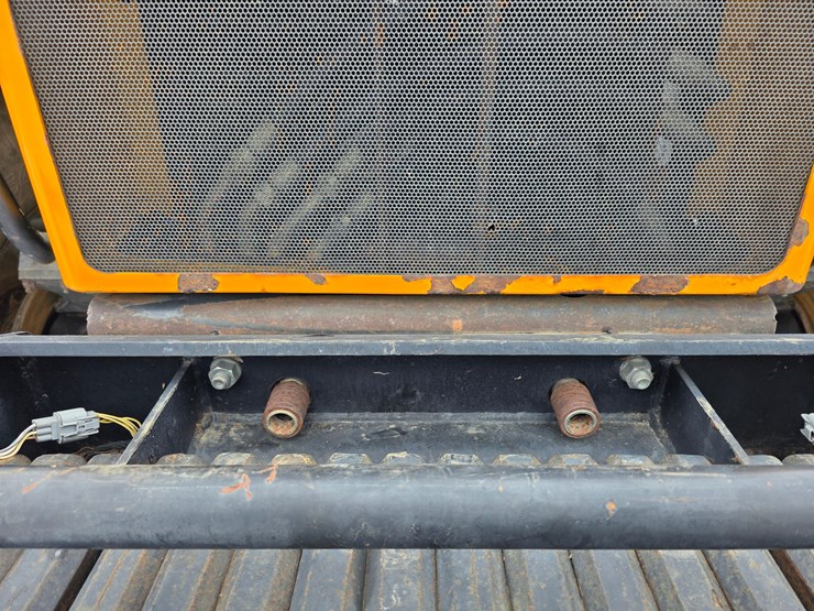 1998-jcb-185-65-image-74