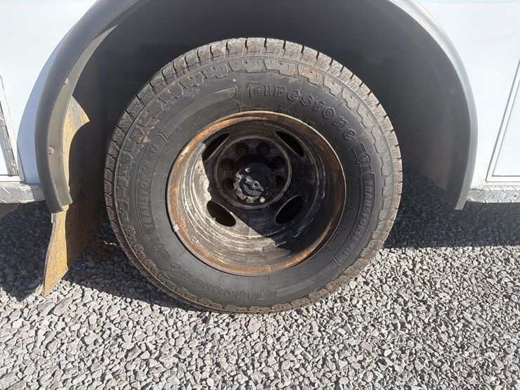 2021-ford-e450-image-10