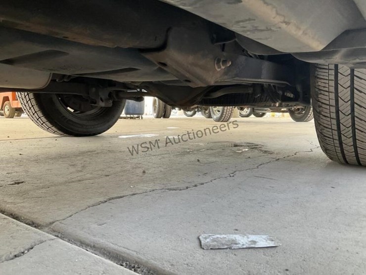 2015-chevrolet-tahoe-image-27