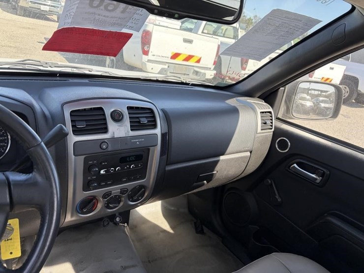 2011-chevrolet-colorado-image-13