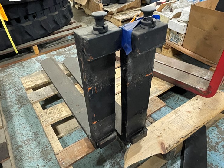 #7669-•-set-of-forklift-pallet-forks-image-6