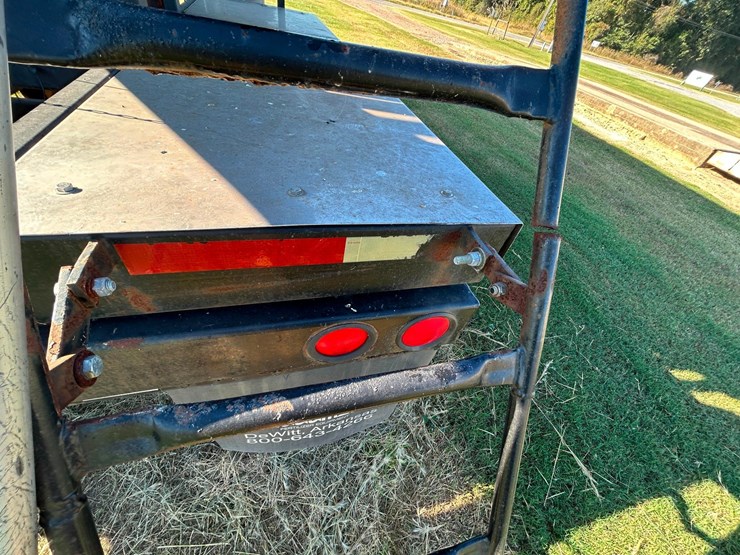 2011-magnolia-trailer-image-46