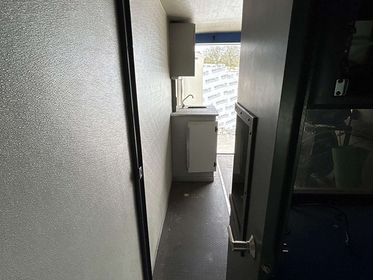 2012-ford-e450-image-29