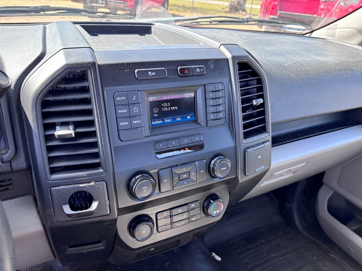 2018-ford-f150-xl-image-8