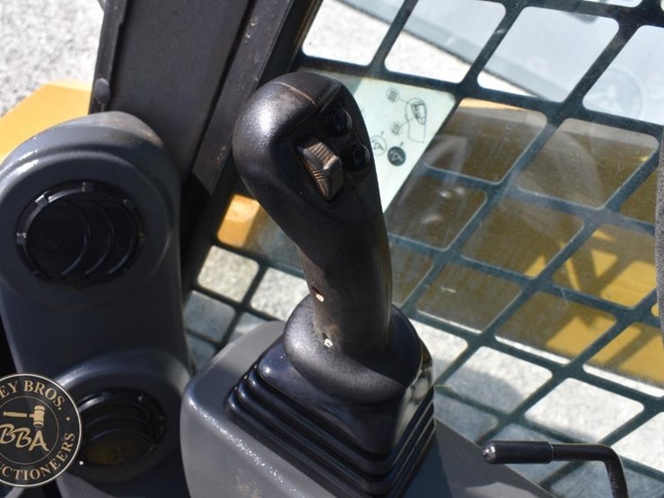 2023-caterpillar-289d3-image-47