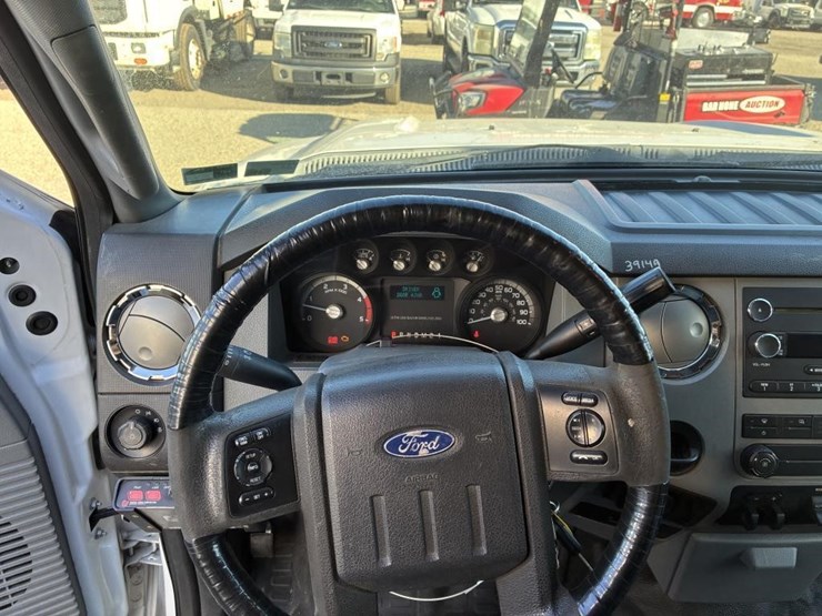 2011-ford-f550-image-12