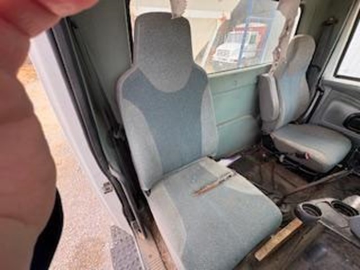 2004-international-8600-image-19