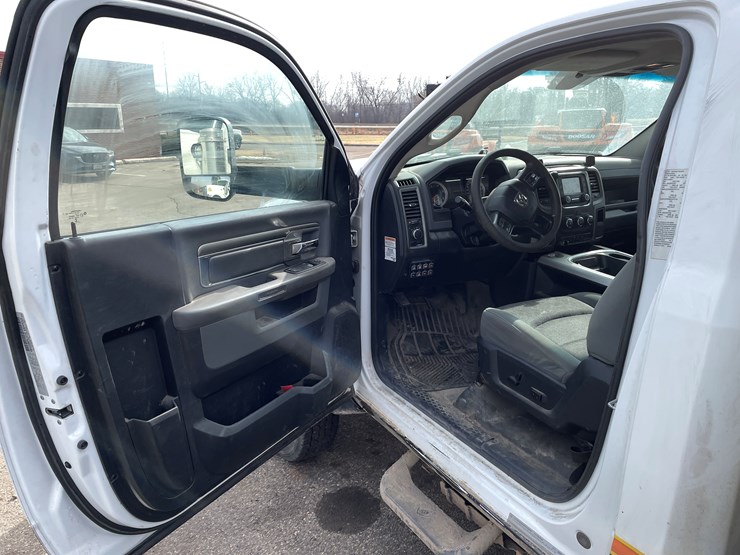 2017-dodge-ram-5500-image-65