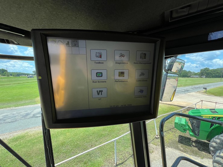 2023-new-holland-cr10.90-image-86