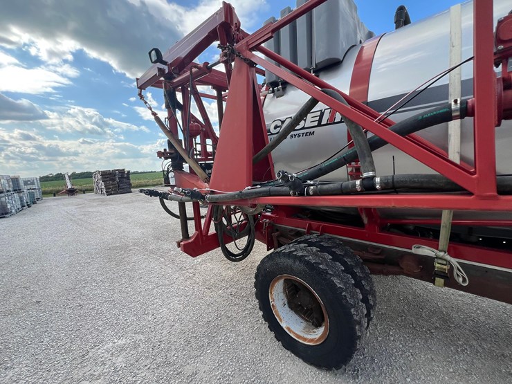 case-610-sprayer-system-2000-gallons-image-75