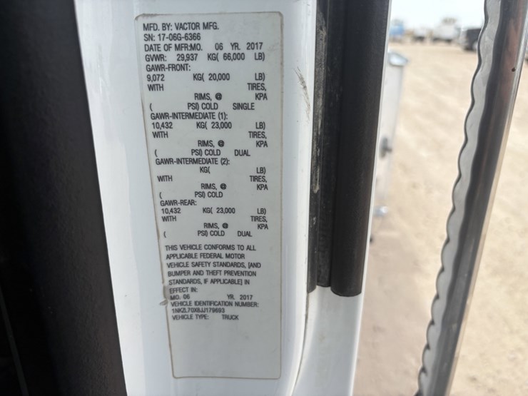 2018-kenworth-t880-image-13