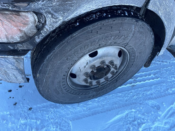 #1459-•-2008-peterbilt-pb335-hook-truck-(has-mn-title)-image-9