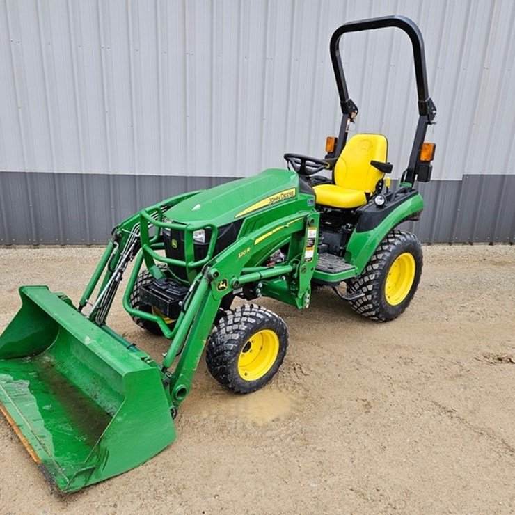 JOHN DEERE 1025R
