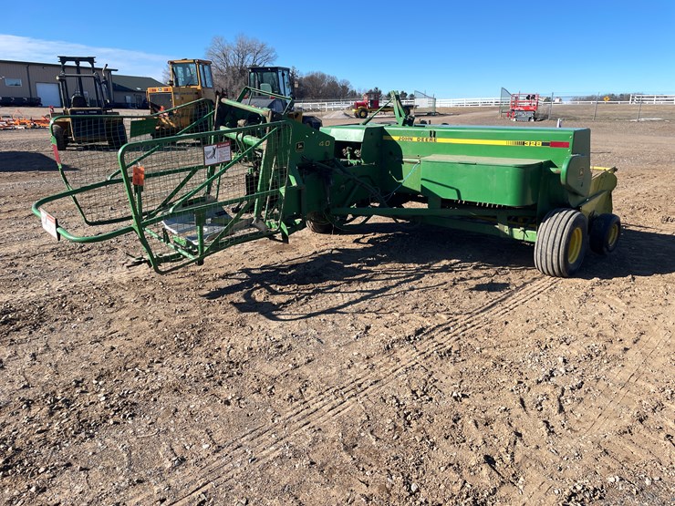 john-deere-328-image-2