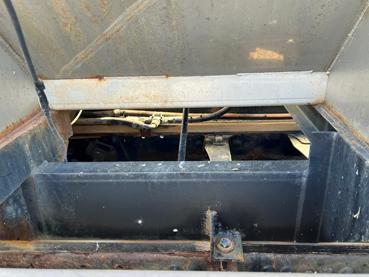 2006-freightliner-auger-truck-image-28