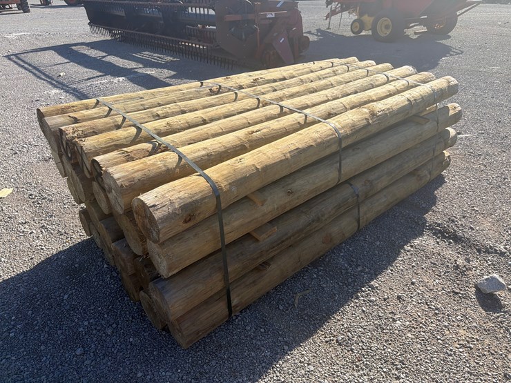#23648-•-bundle-of-(28)-wooden-posts-image-2