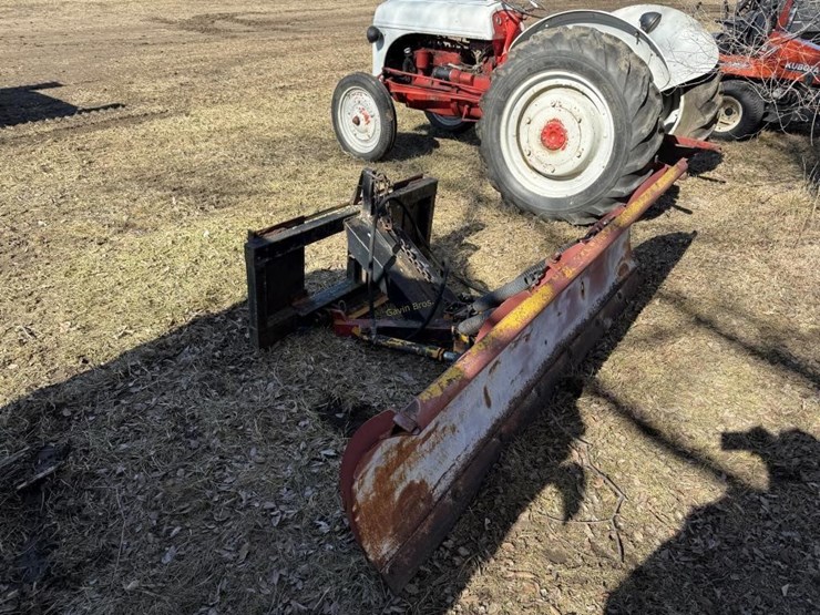 universal-attach-hydraulic-90"-snow-blade-image-3