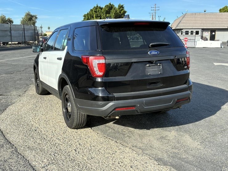 2018-ford-explorer-image-4