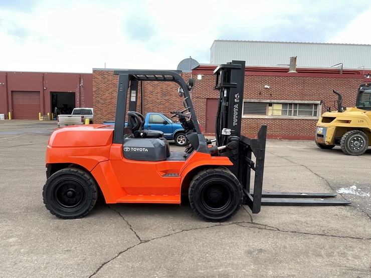 toyota-7fdu70-image-4