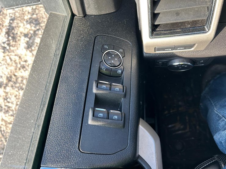 2018-ford-f150-image-28