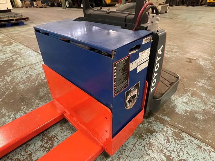 #231-•-toyota-ride-on-electric-pallet-jack-image-10