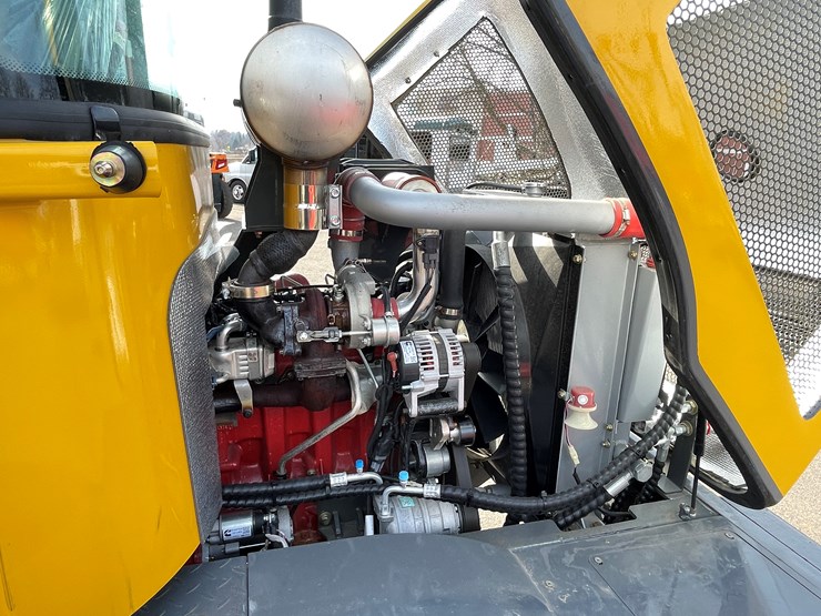 #114-•-new-magnum-3300p-telescoping-wheel-loader-image-28