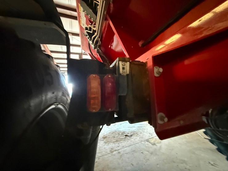 2022-white-251-image-19