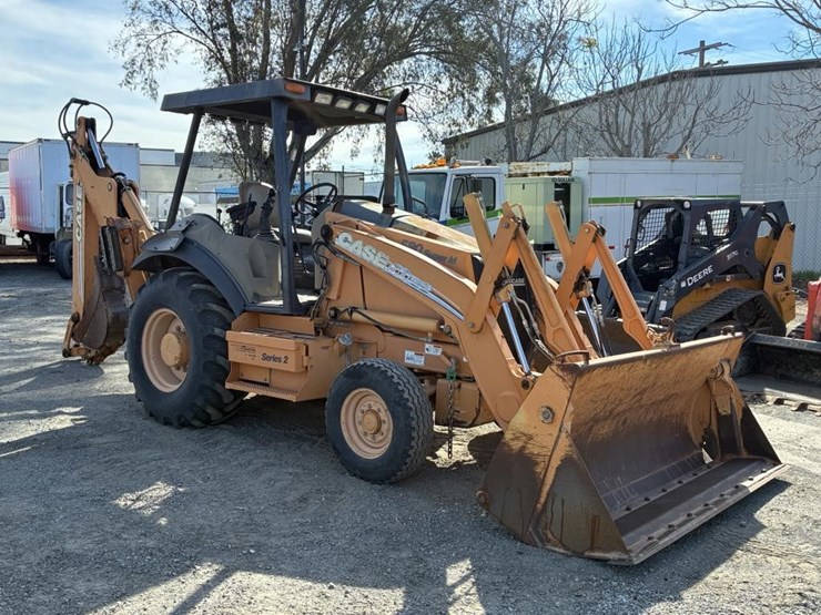 2007-case-580sm-image-2