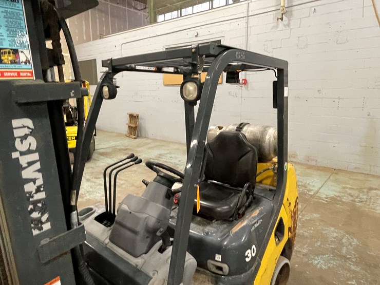 #169-•-2013-komatsu-30-propane-forklift-image-13