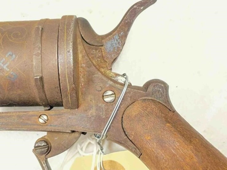 vintage-revolver-image-6