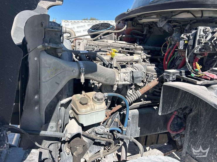 2016-freightliner-114sd-image-8