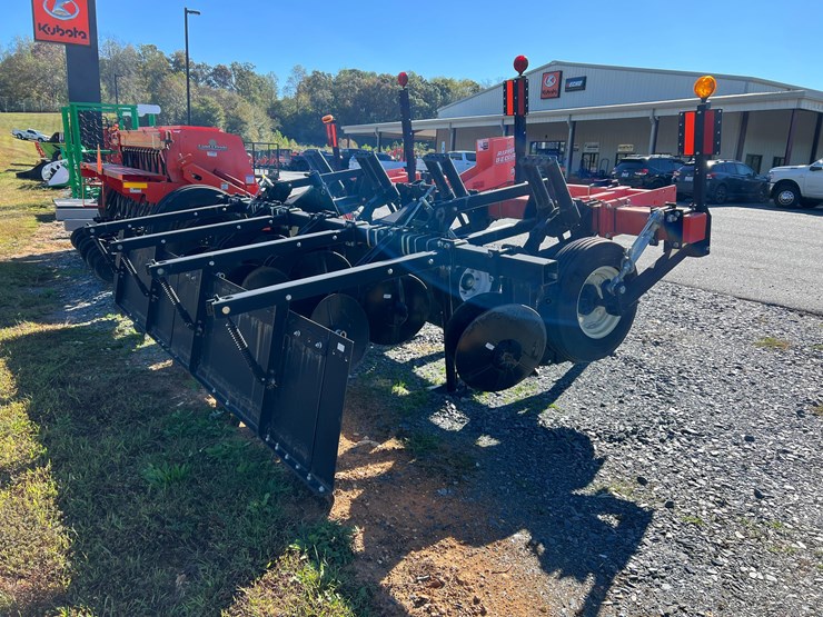 2021-white-251-image-2