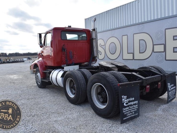 1993-international-8200-image-7