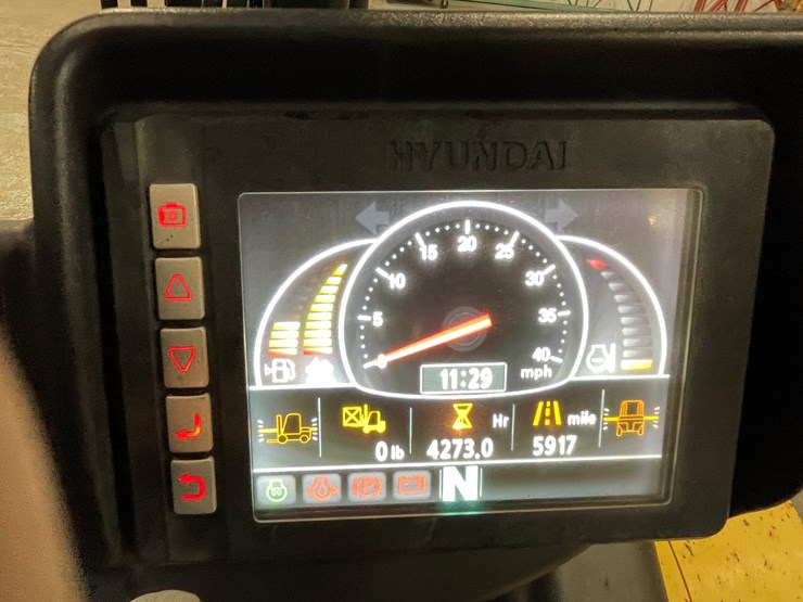 #161-•-2016-hyundai-45d-9-diesel-forklift-image-31