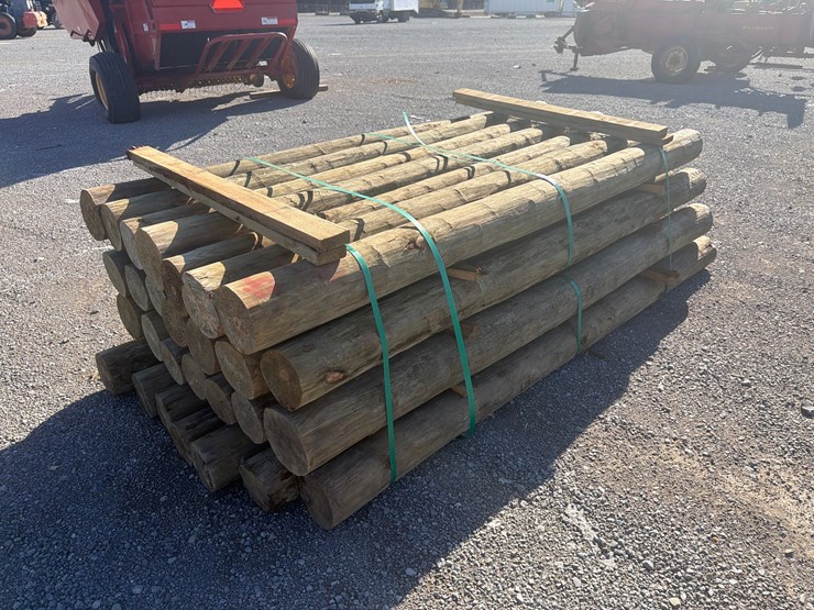 #23774-•-bundle-of-(28)-wooden-posts-image-2