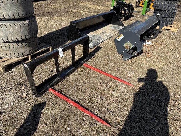 new-kivel-universal-attach-bale-spear-image-2