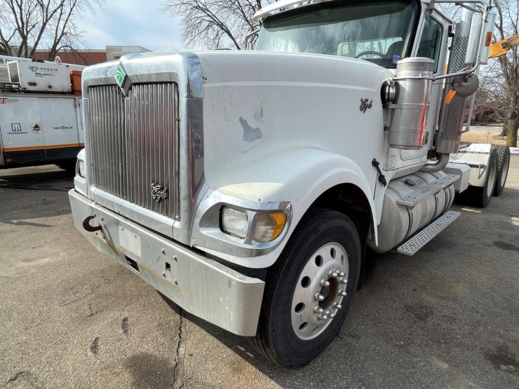 2000-international-9900-image-9