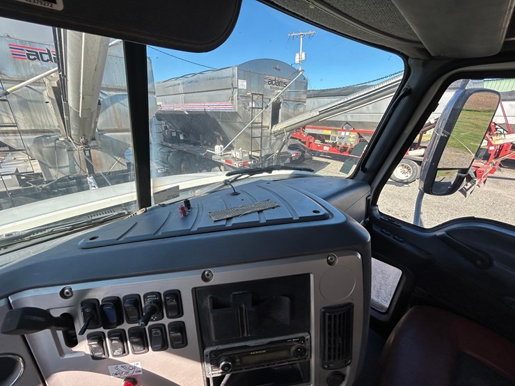 2012-mack-tender-truck-w/adams-rear-discharge-bed-auger-image-66